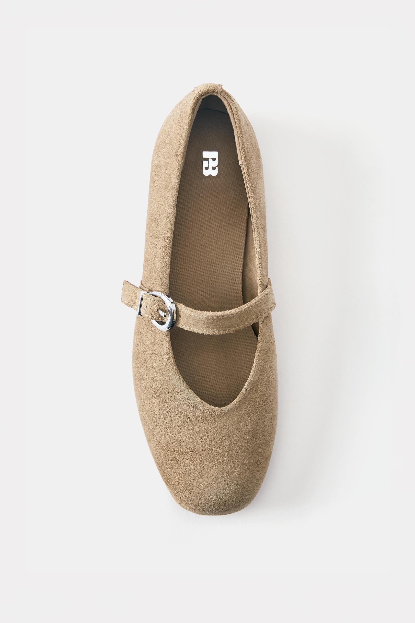 Leather ballerinas — Sand