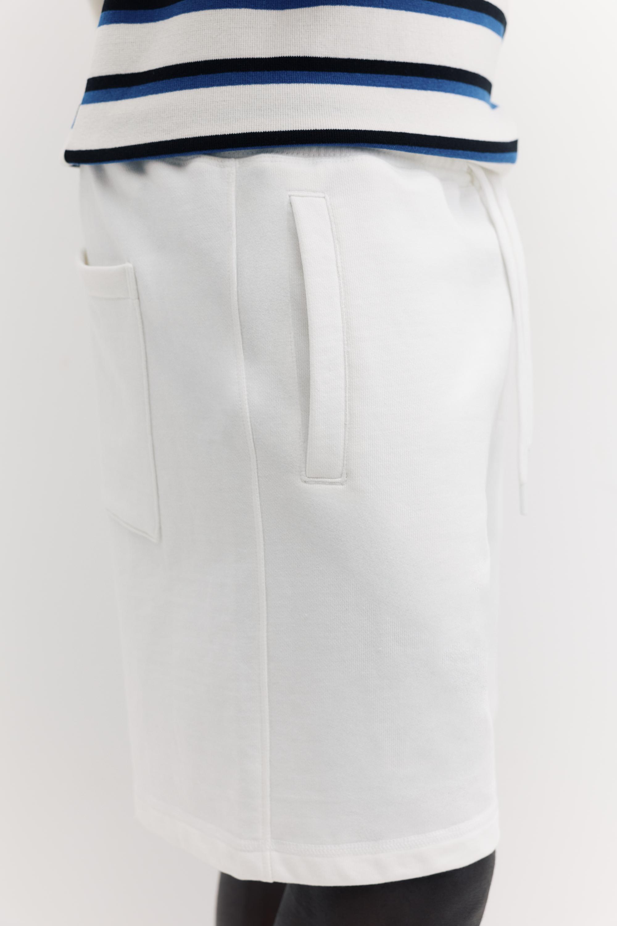 Logolu jogger bermuda şort - Görsel 9