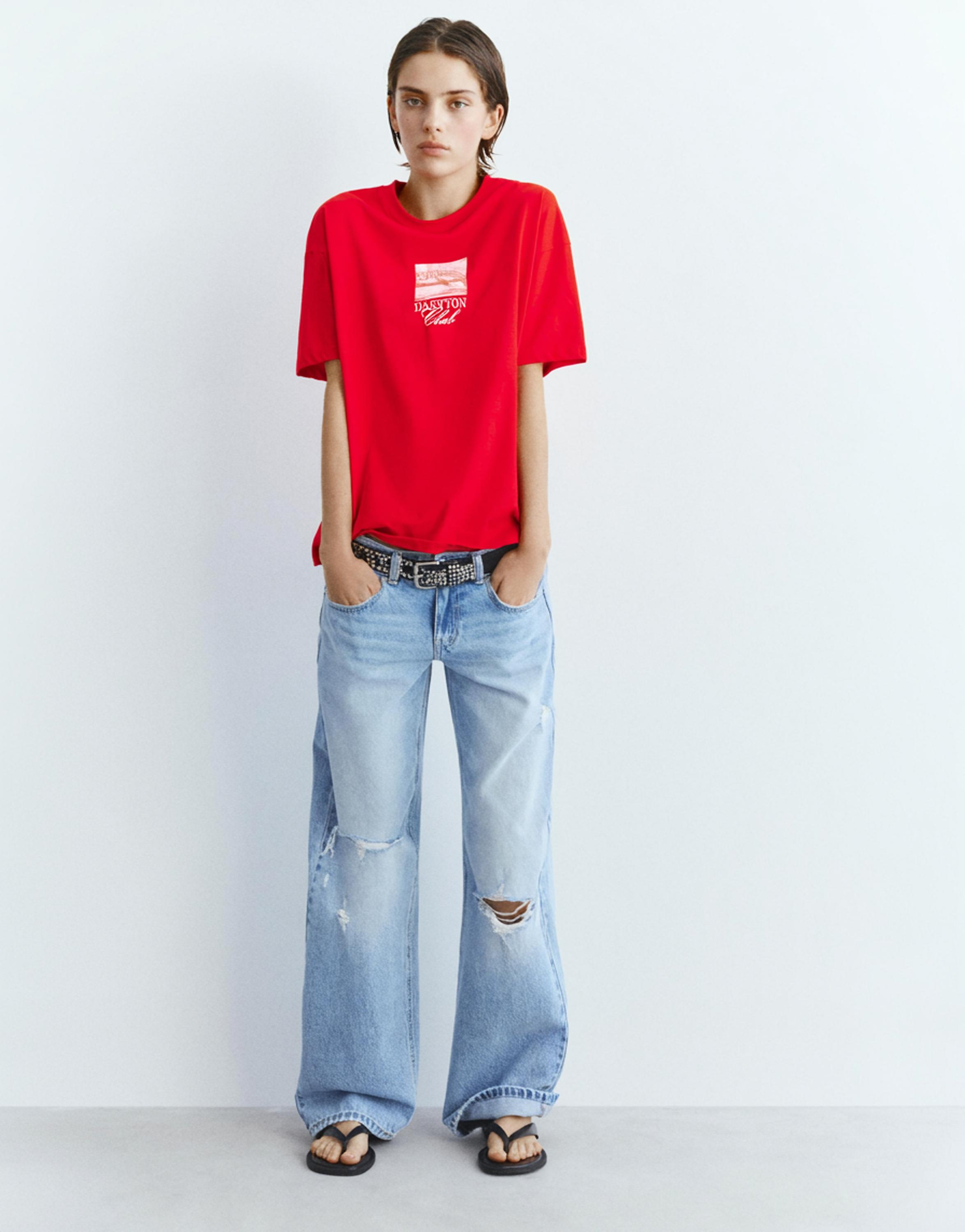 Red tişört with graphic and slogan - Görsel 6