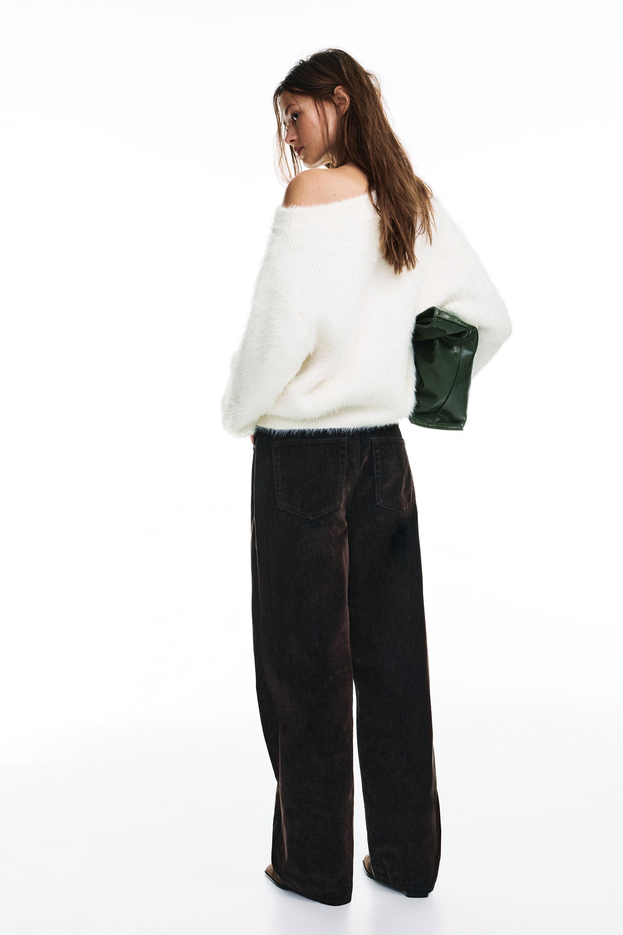 Asymmetric faux fur sweater — Ecru