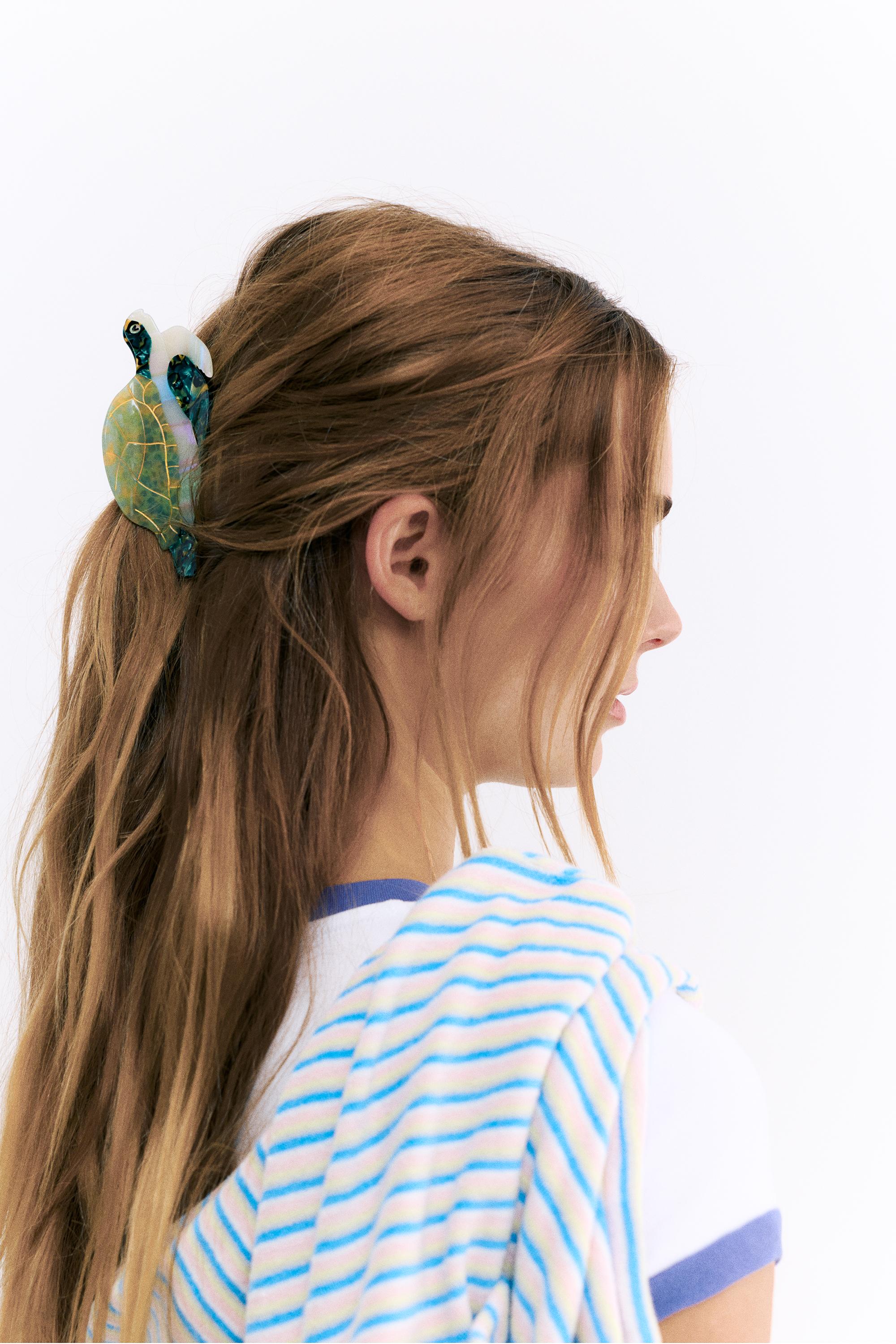 Pleasures x STWD tortoiseshell hair clip — Green