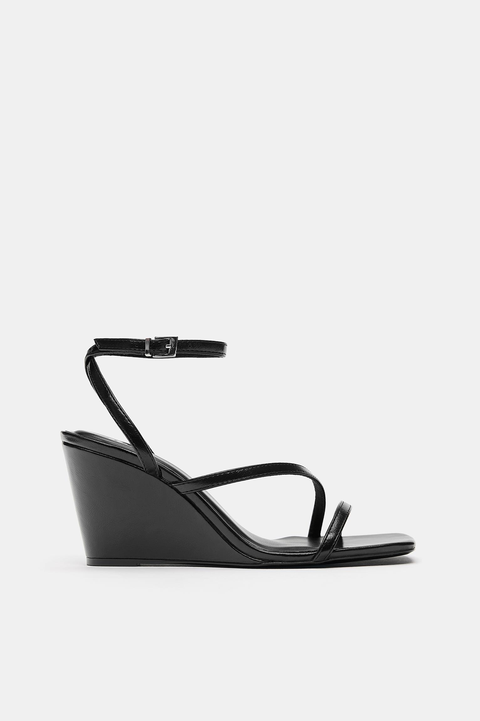 Wedge strap sandals — Black
