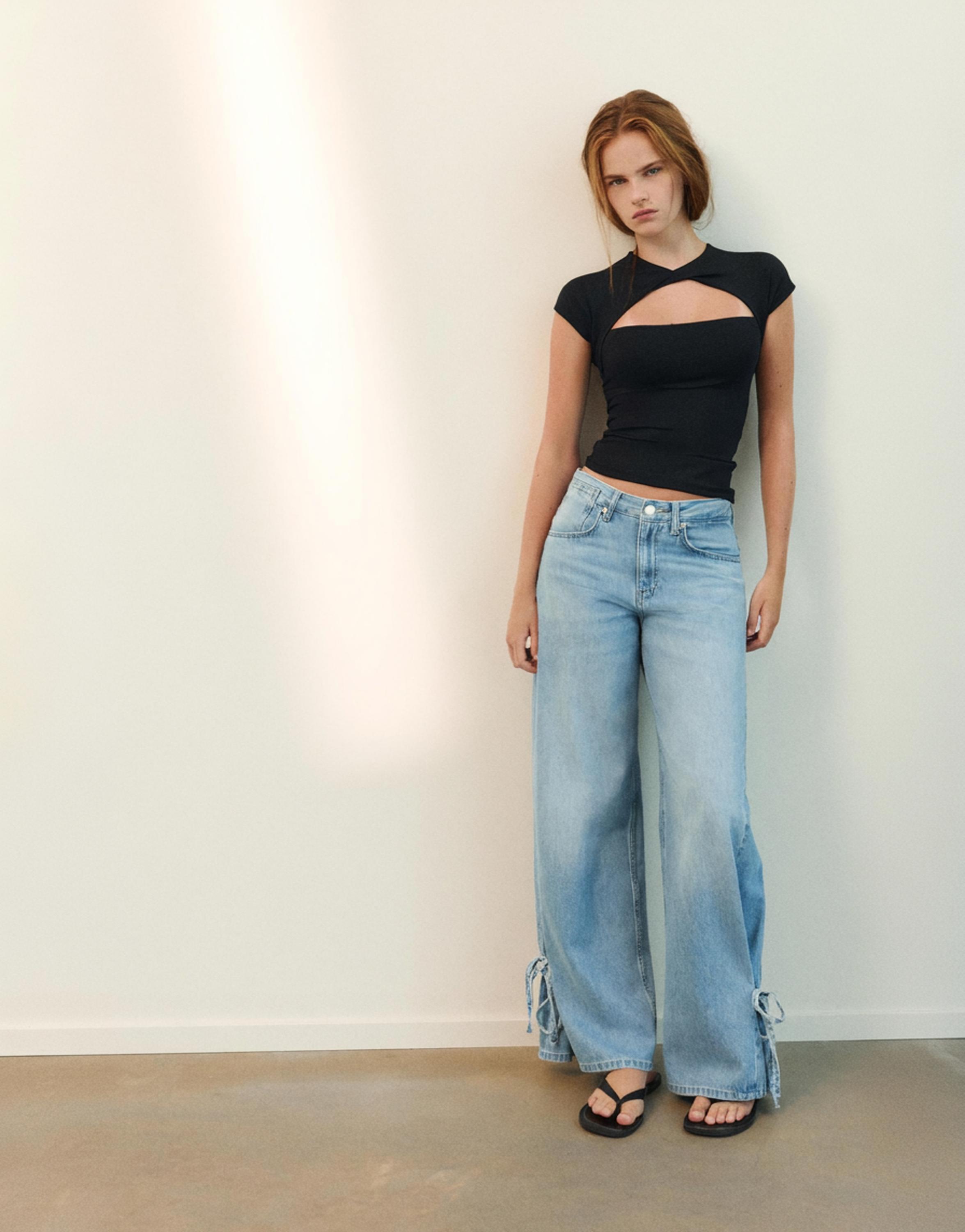 Cut-out T-shirt — Black