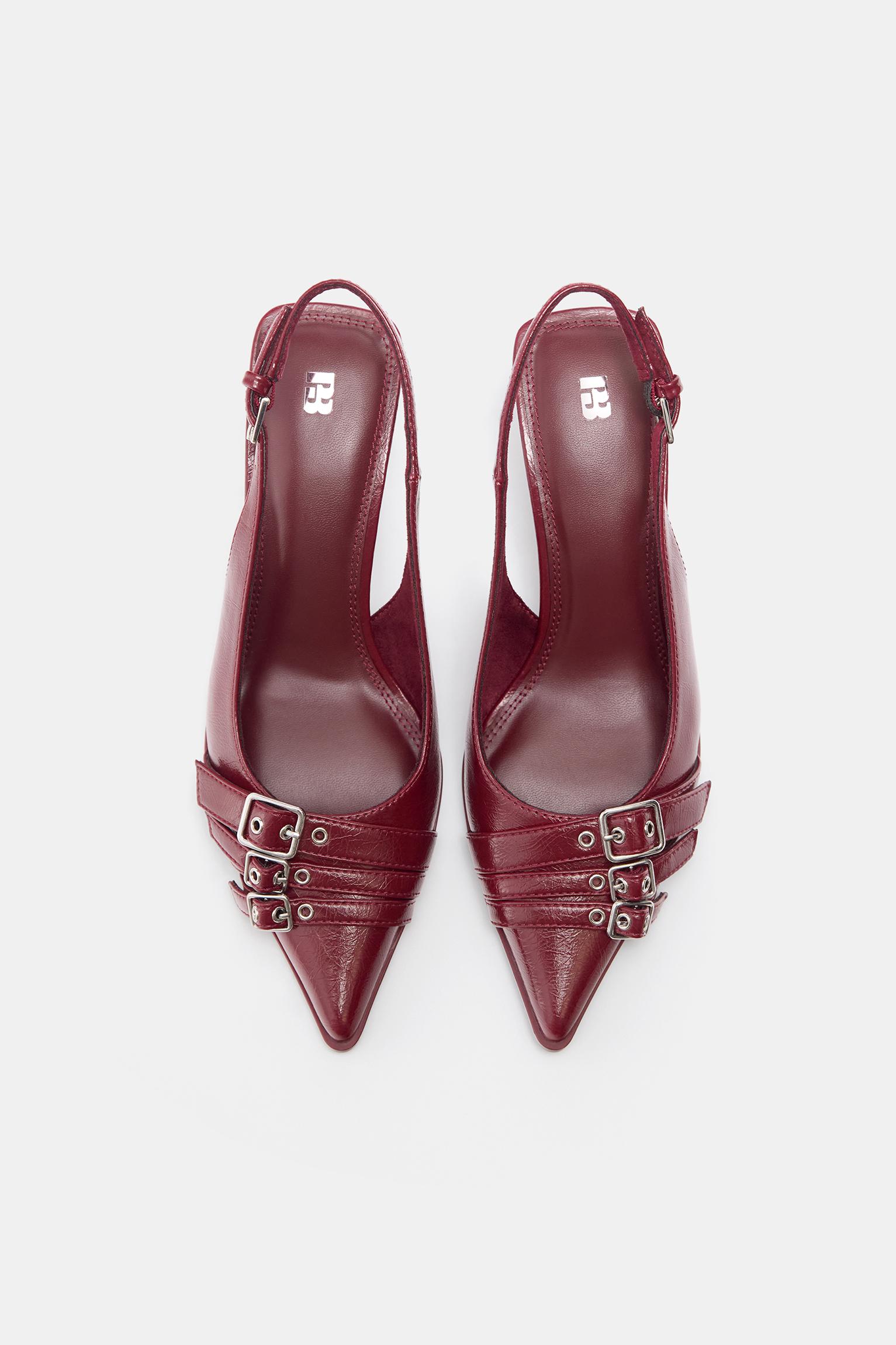 Buckled high-heel shoes — Red
