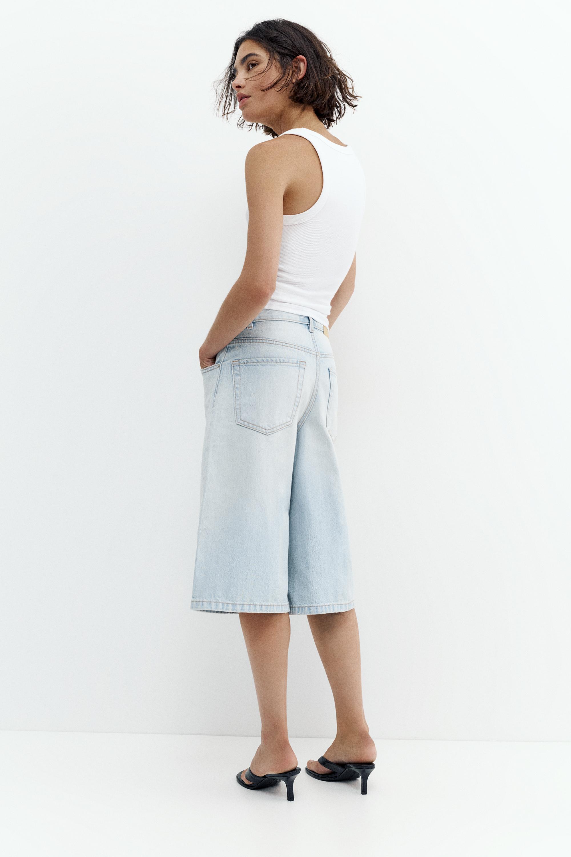 Low-rise denim jorts — Faded blue