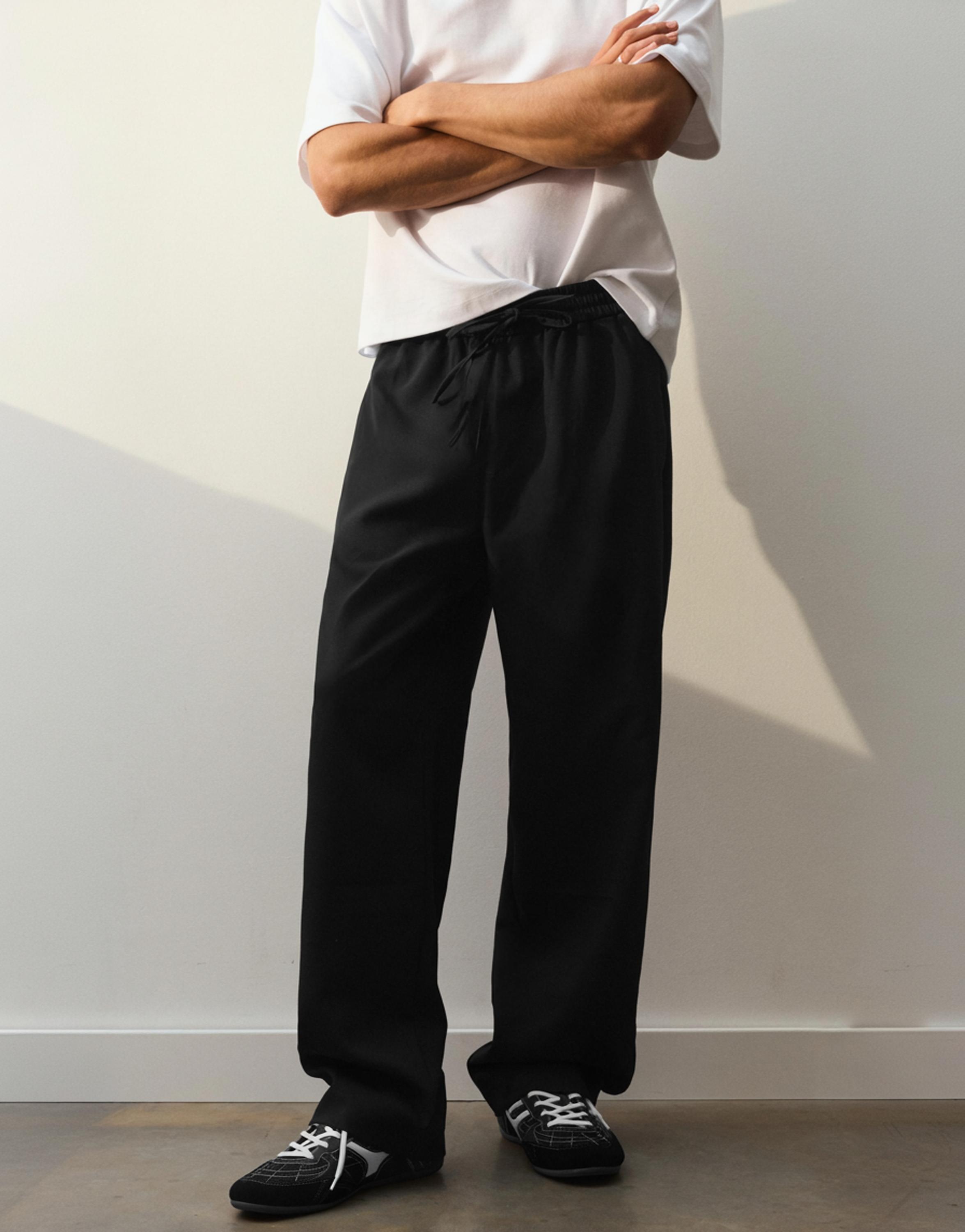 Tailored fit joggers — Black