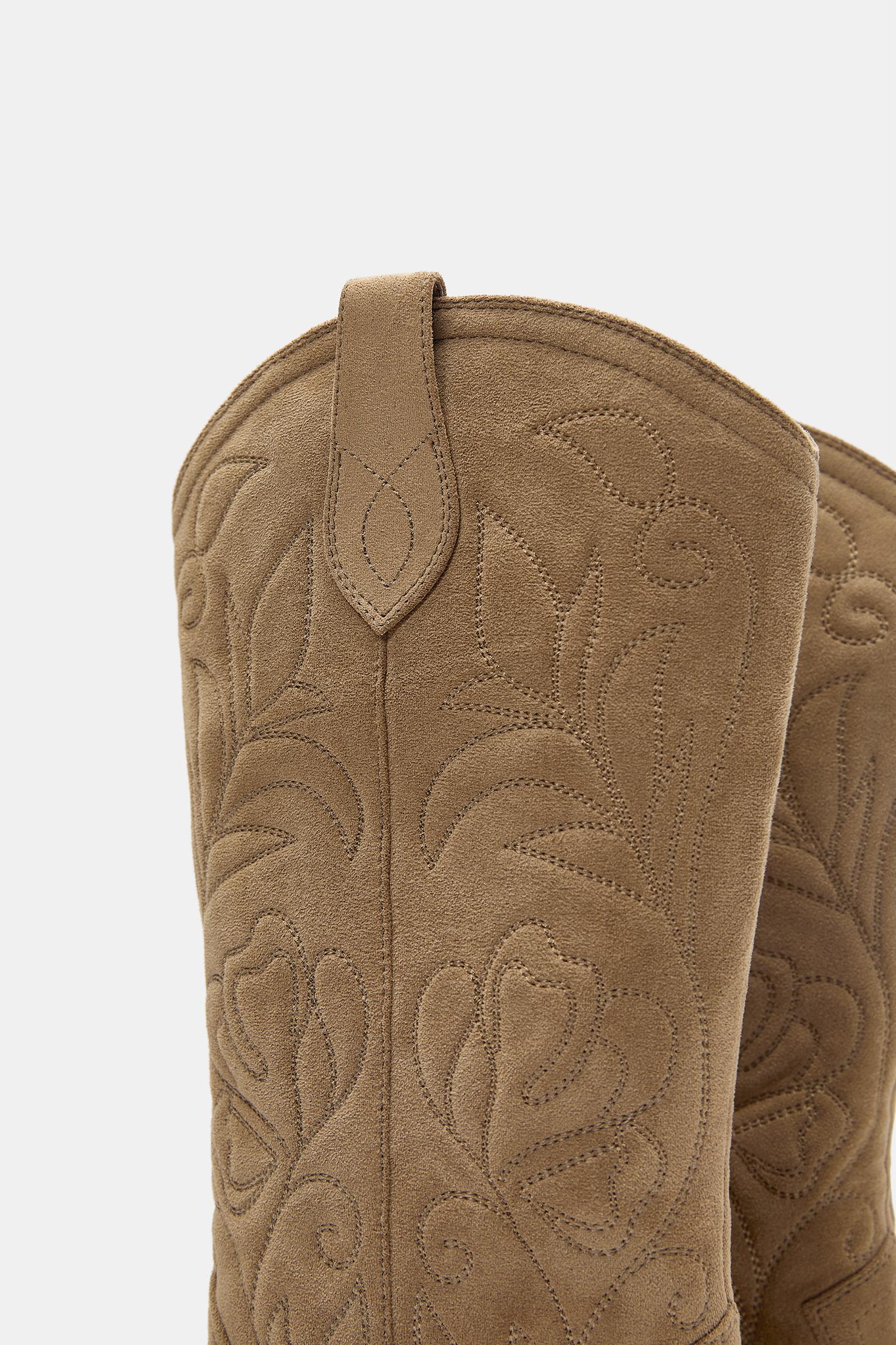 cowboy boots — Brown