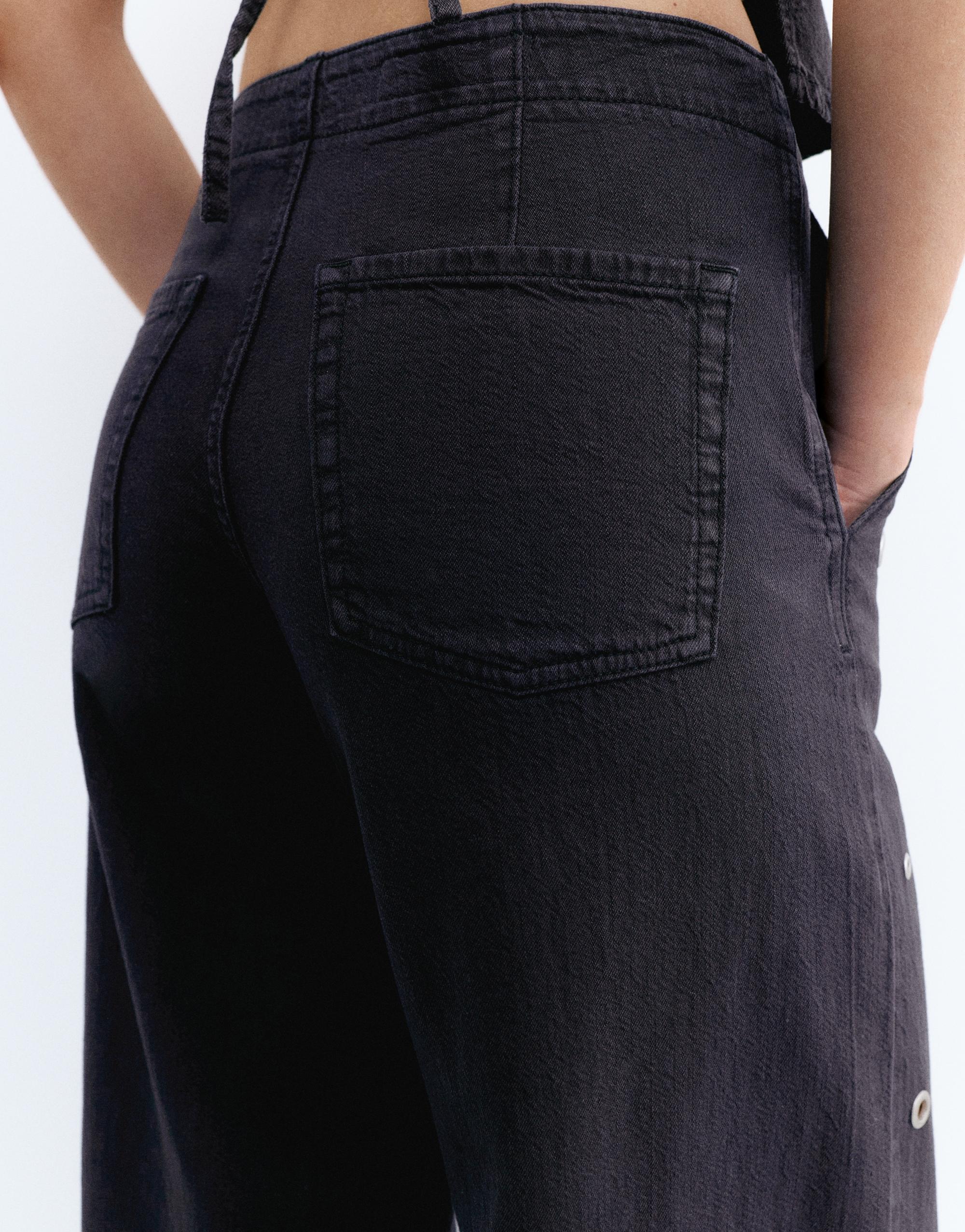 Straight-leg jeans with eyelets — Black