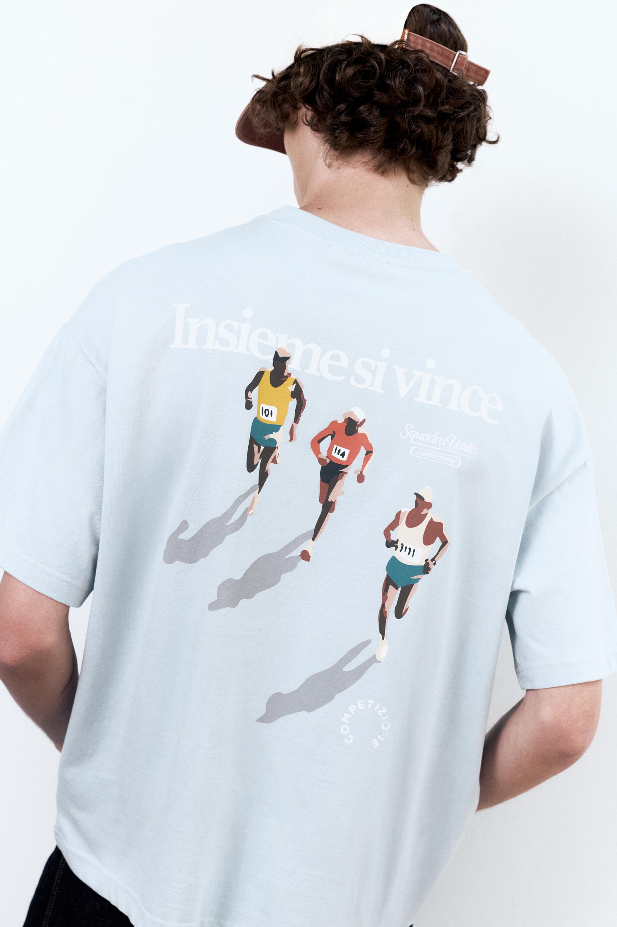 Boxy-fit T-shirt with graphic — Pale blue