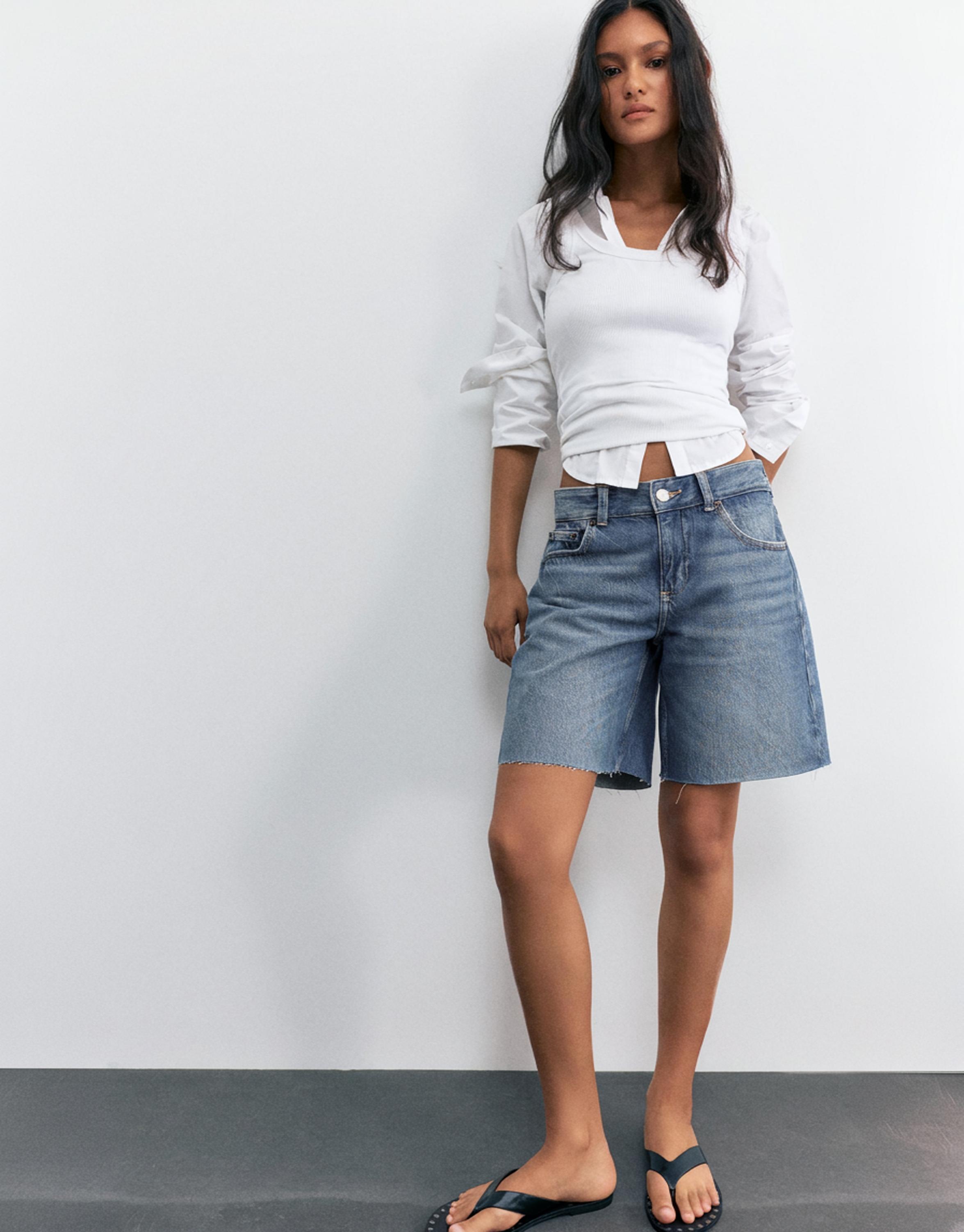 Low-rise denim Bermuda shorts — Medium blue