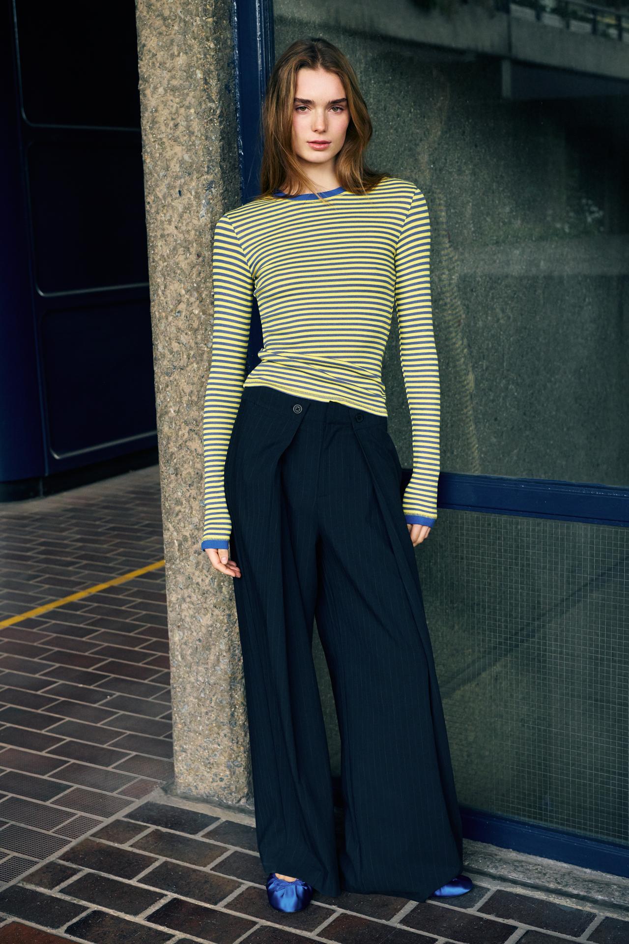 Striped contrast-neck T-shirt — Striped
