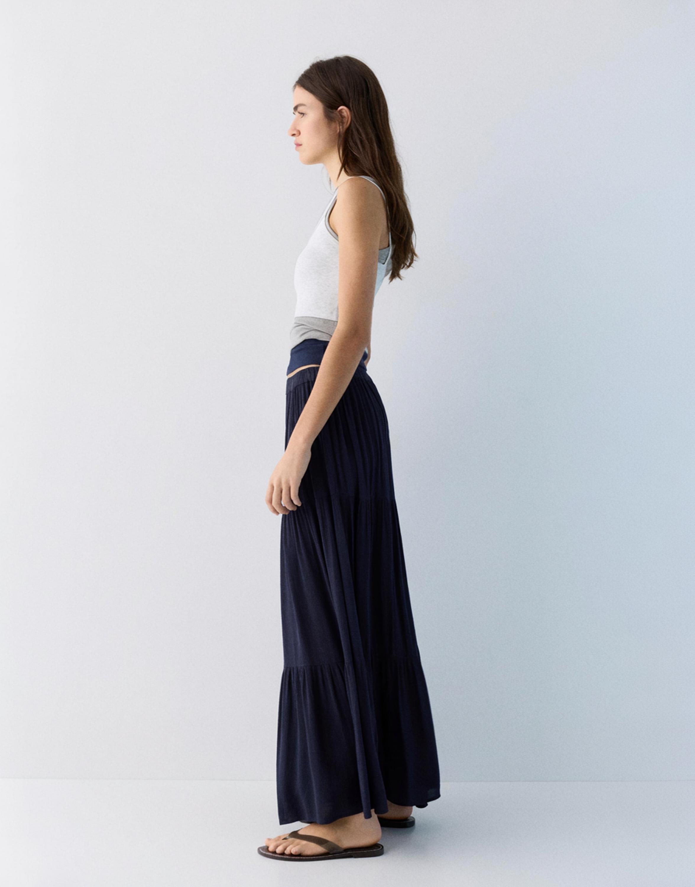 Flowy paneled midi skirt — Navy