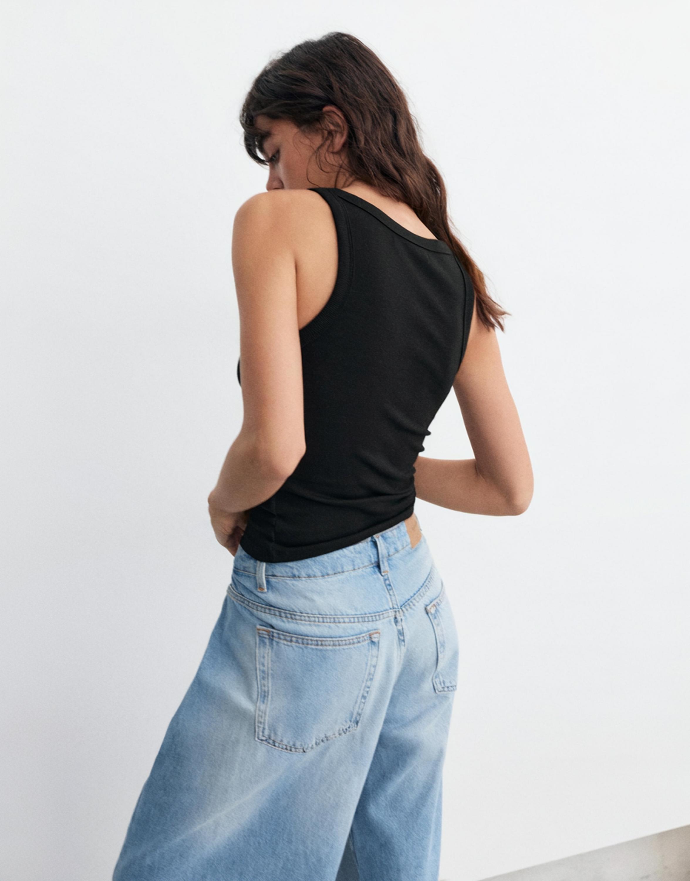 Basic tank top — Black