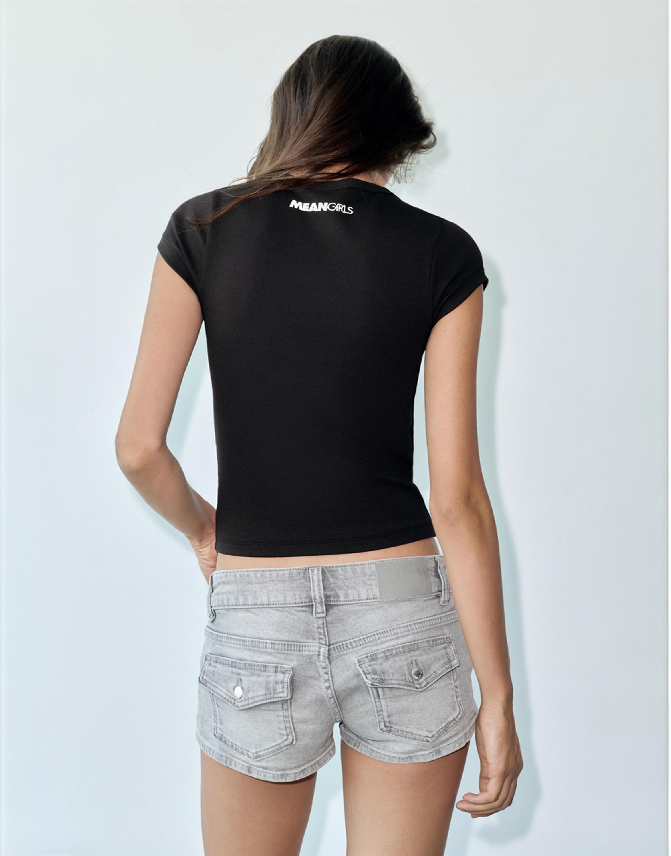 Mean Girls Queen Bee T-shirt — Faded black