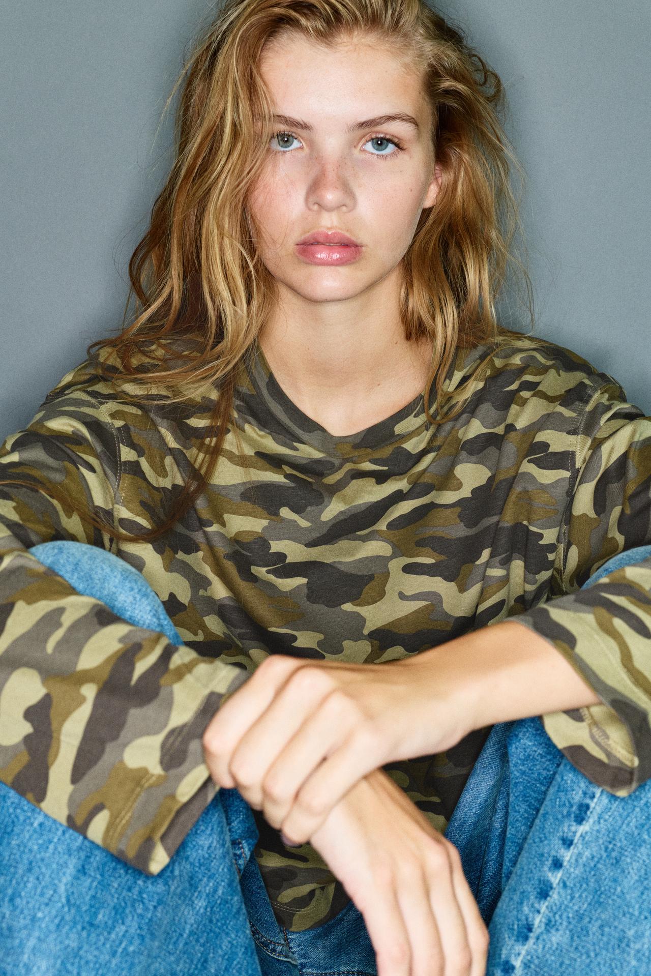 Long sleeve printed T-shirt — Khaki