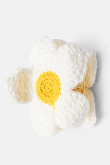 Crochet flower hair clip — White 3