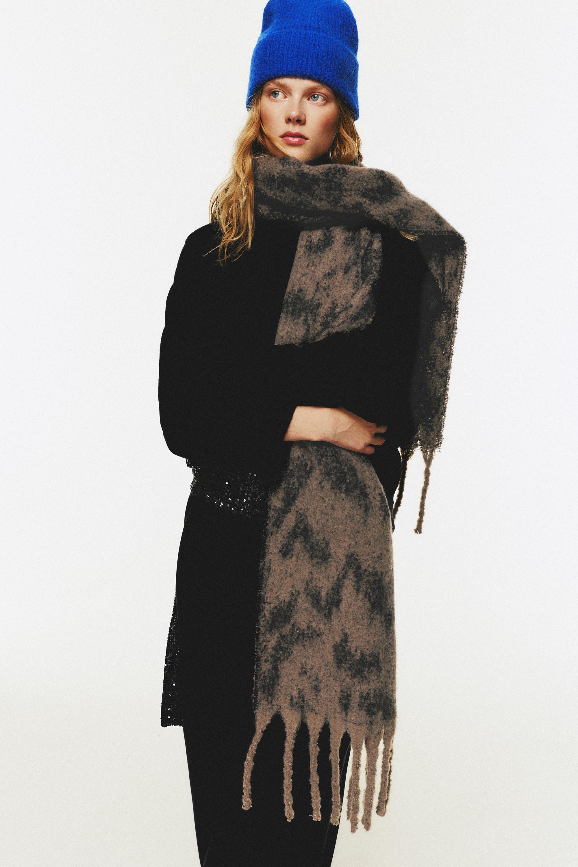 Printed scarf — Brown