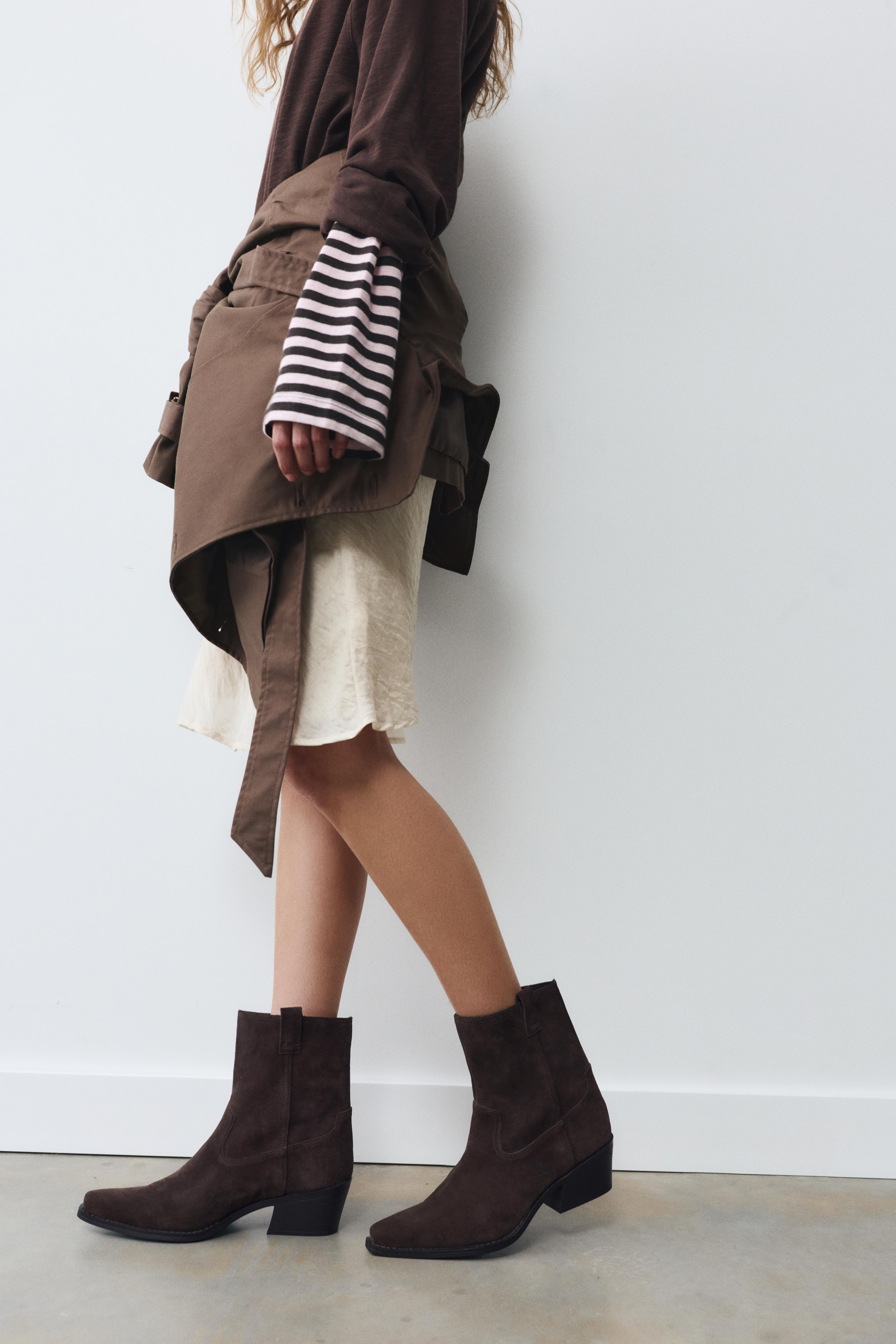 Leather cowboy ankle boots — Brown