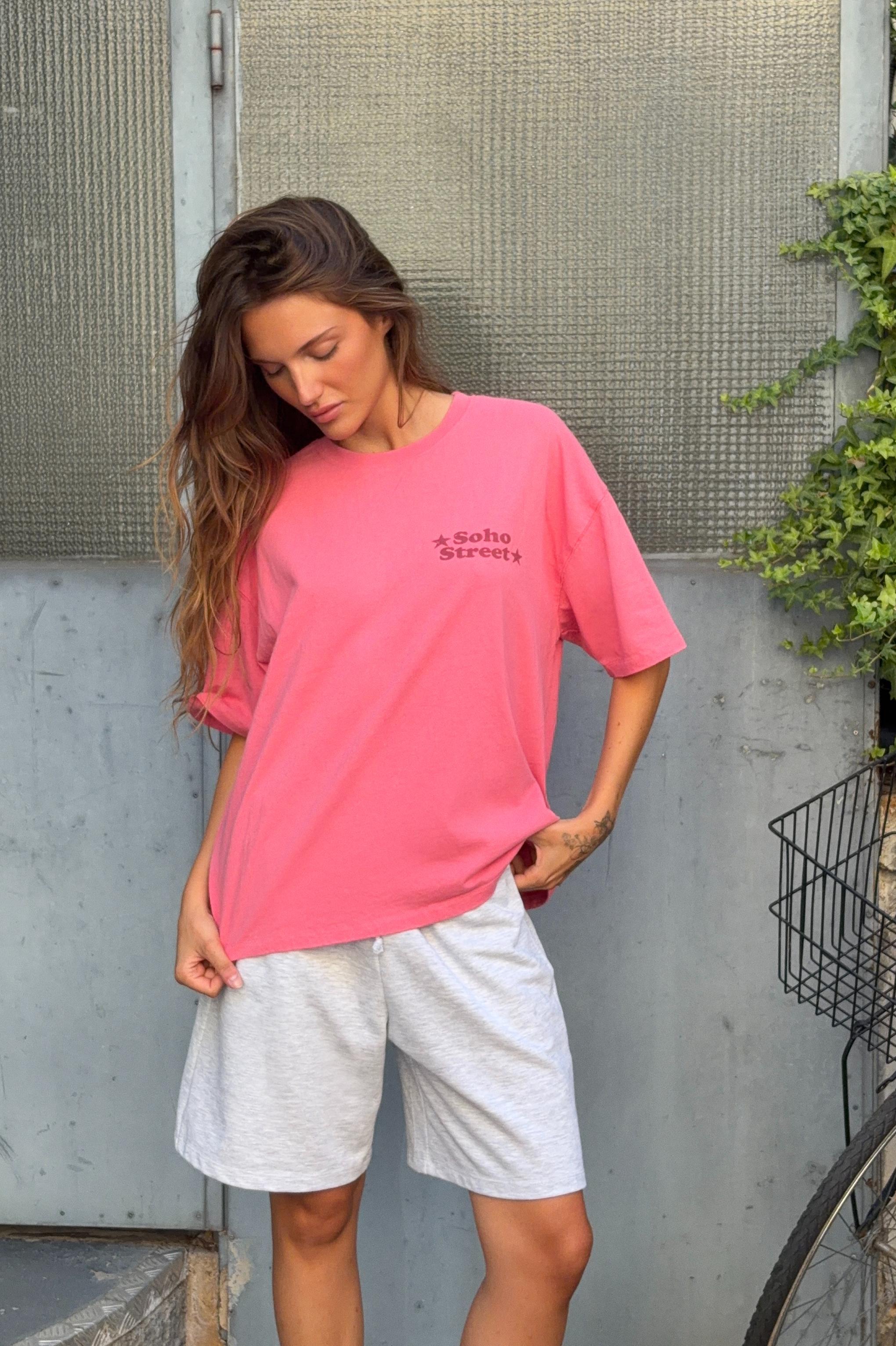 Oversize Soho Street graphic T-shirt — Pink