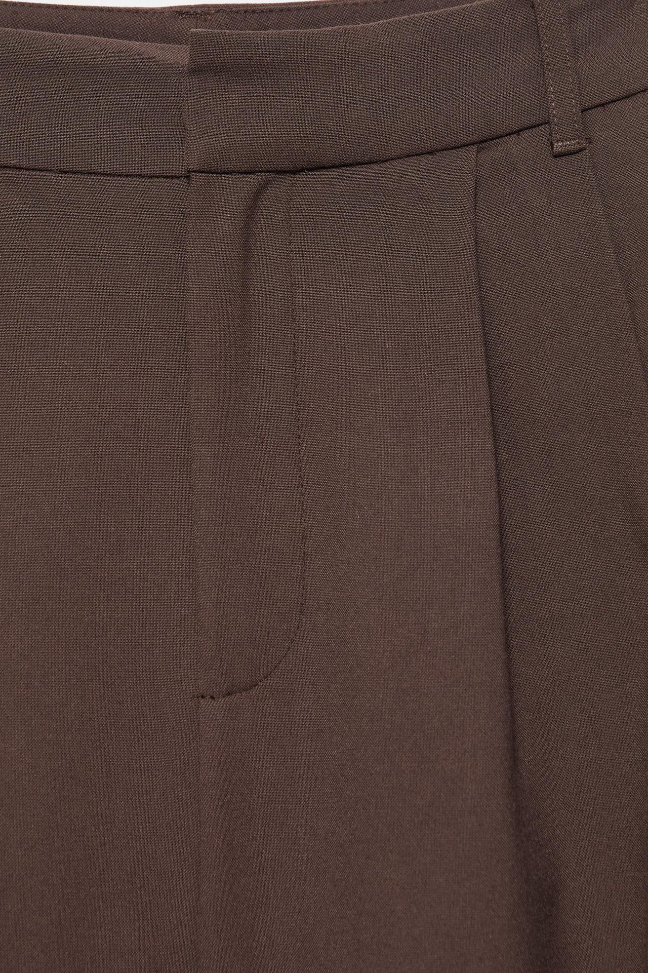 Tailored fit tailored bermuda shorts with pleats — Brown