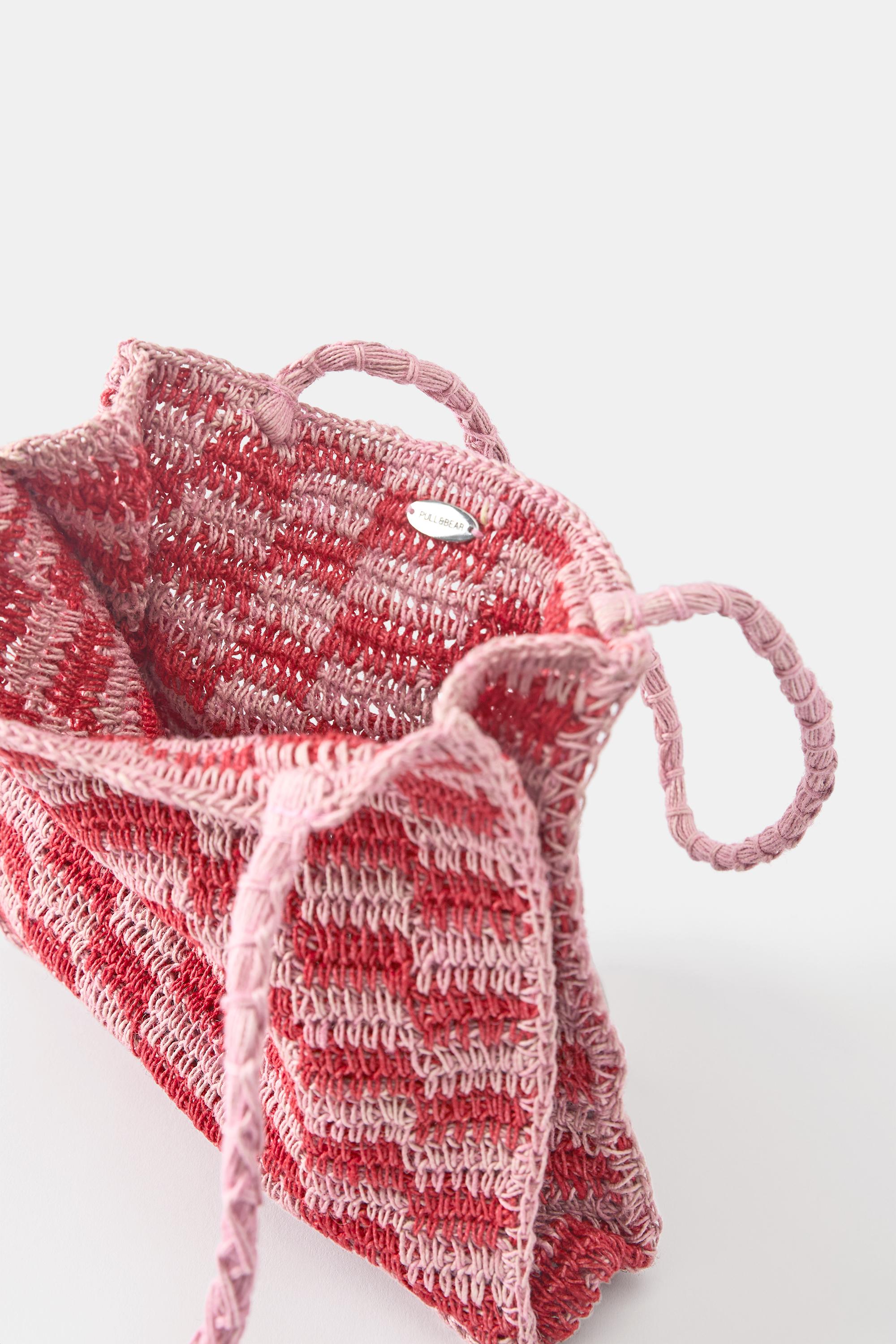 Crochet shoulder bag — Pink