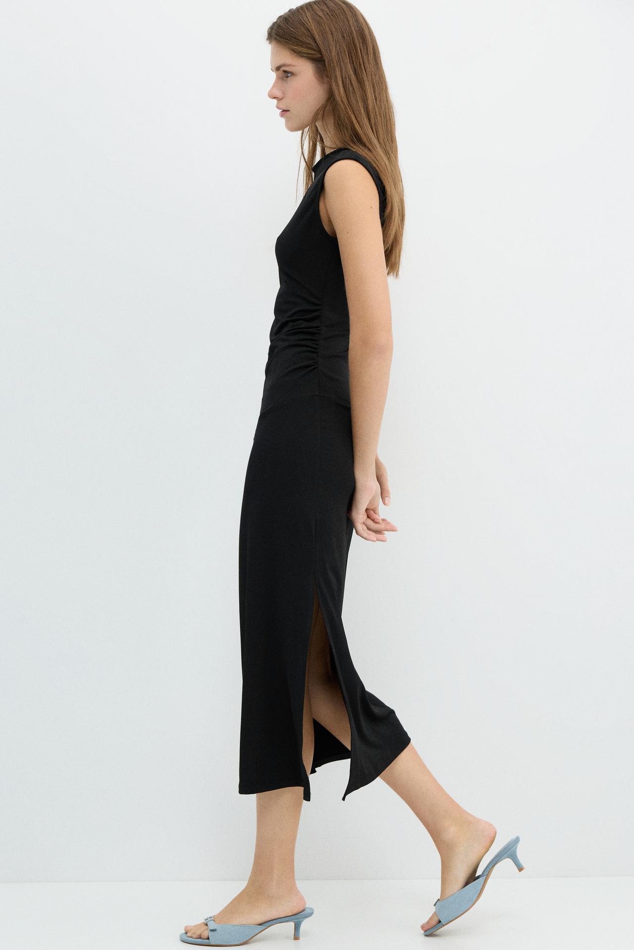 Short sleeve dress with gathering — Black