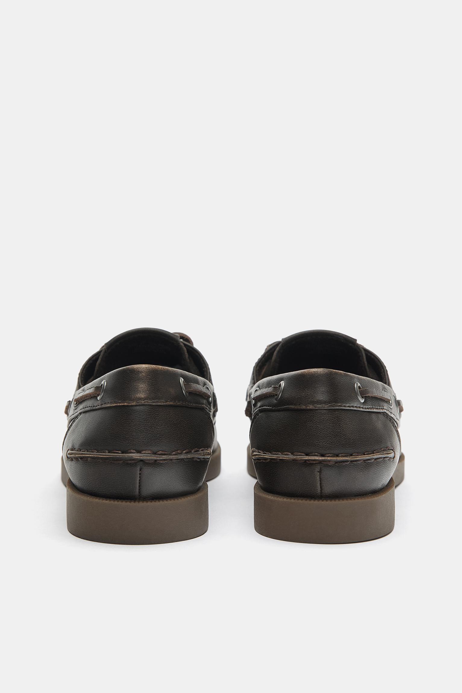 Distressed lace-up shoes — Brown