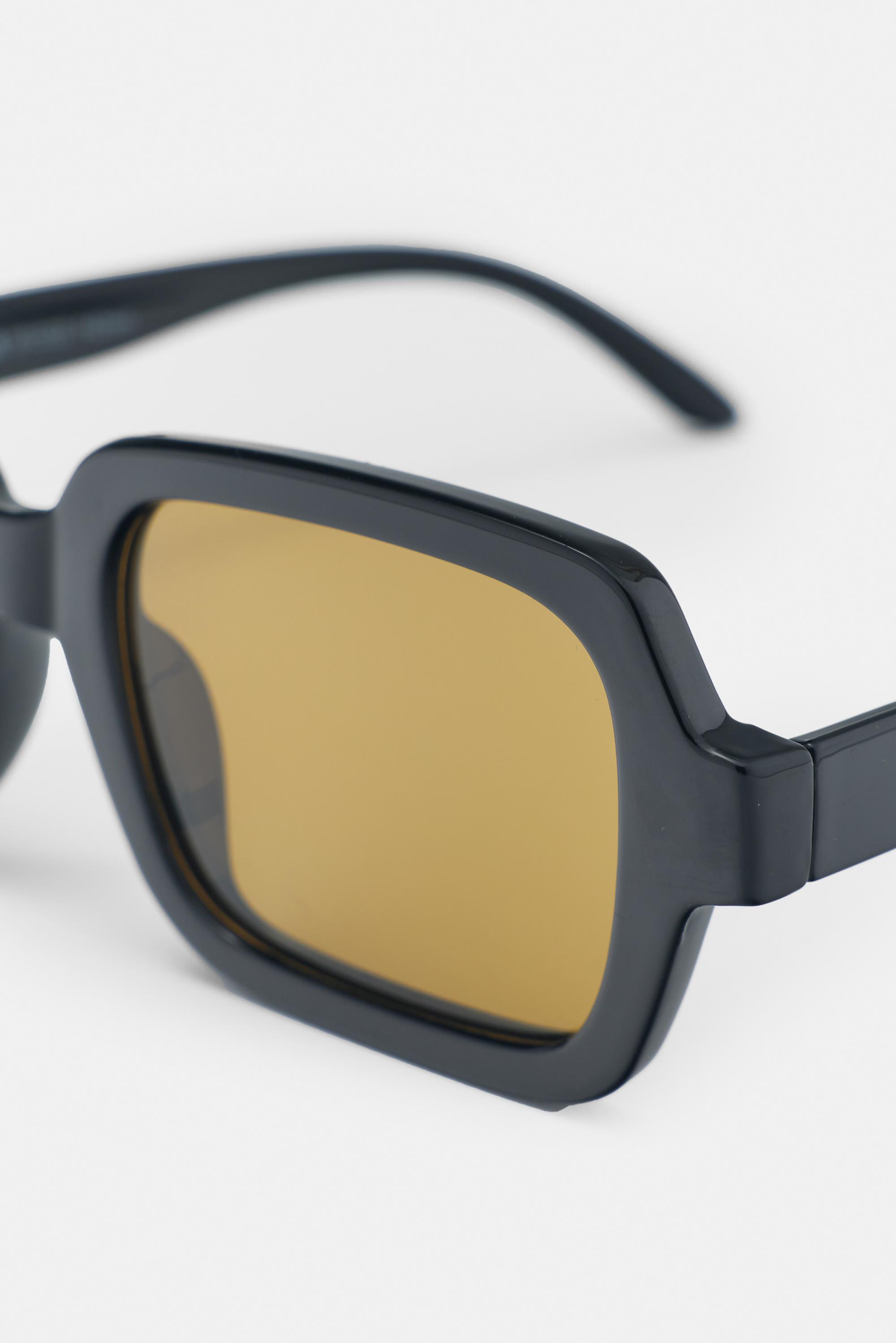 Square resin sunglasses — Black